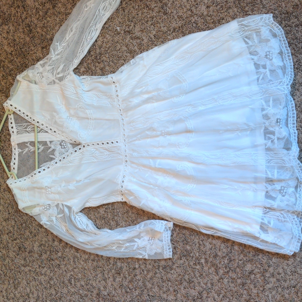 White lace dress